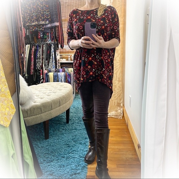 💕Like New Gorgeous Red Floral Lularoe Irma Tunic Top💕 - Picture 8 of 11